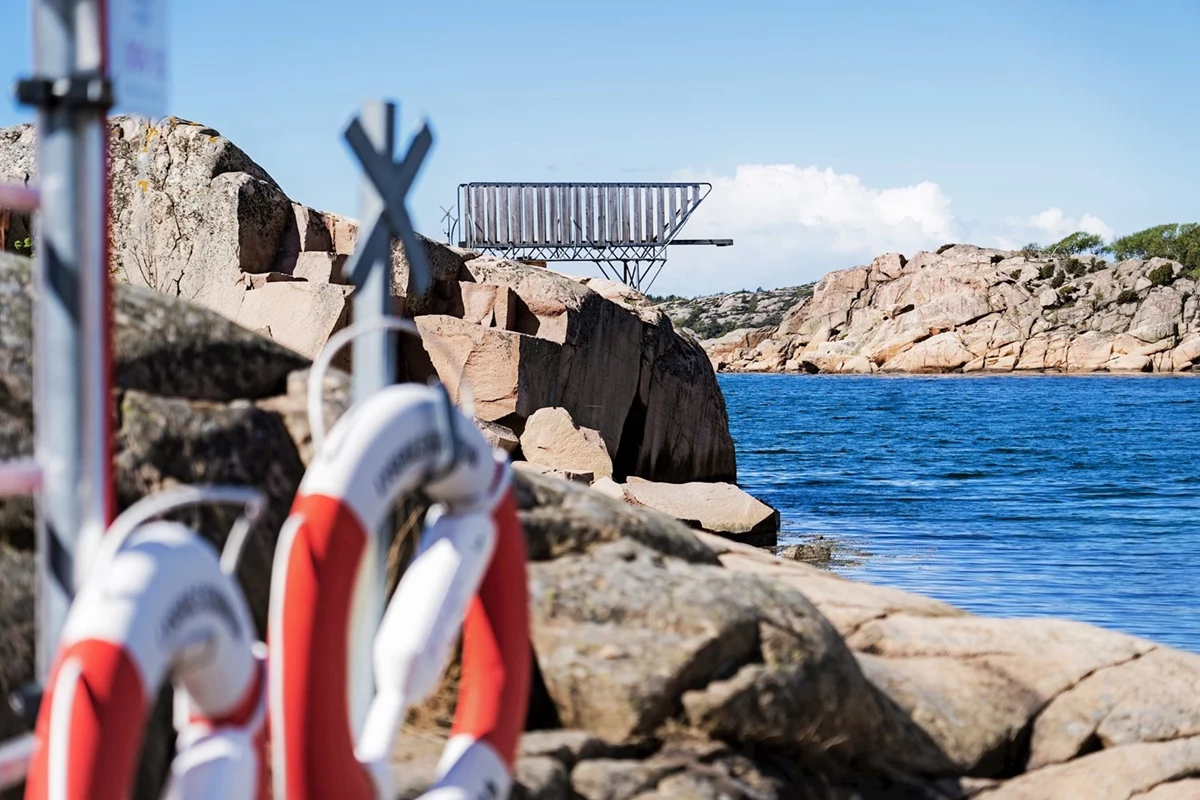 Goviks barnvänliga badplats ligger en kort promenad bort